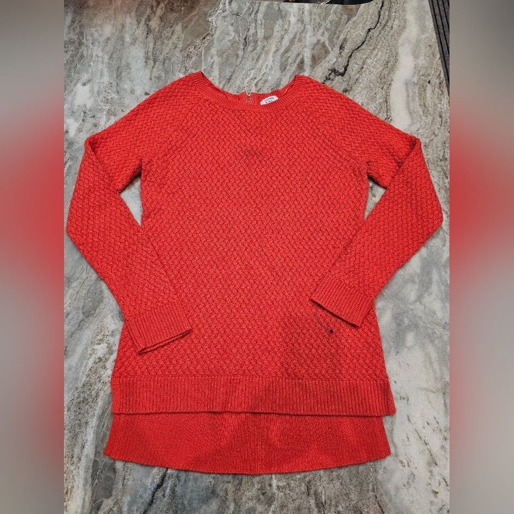 Crown & Ivy Red Textured Knit Sweater Tunic Women’s M Long Sleeve Back Zip Pullo